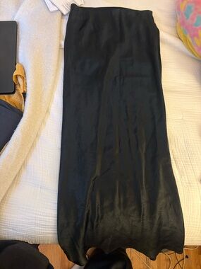 Aritzia slip Satin Maxi Skirt - Black